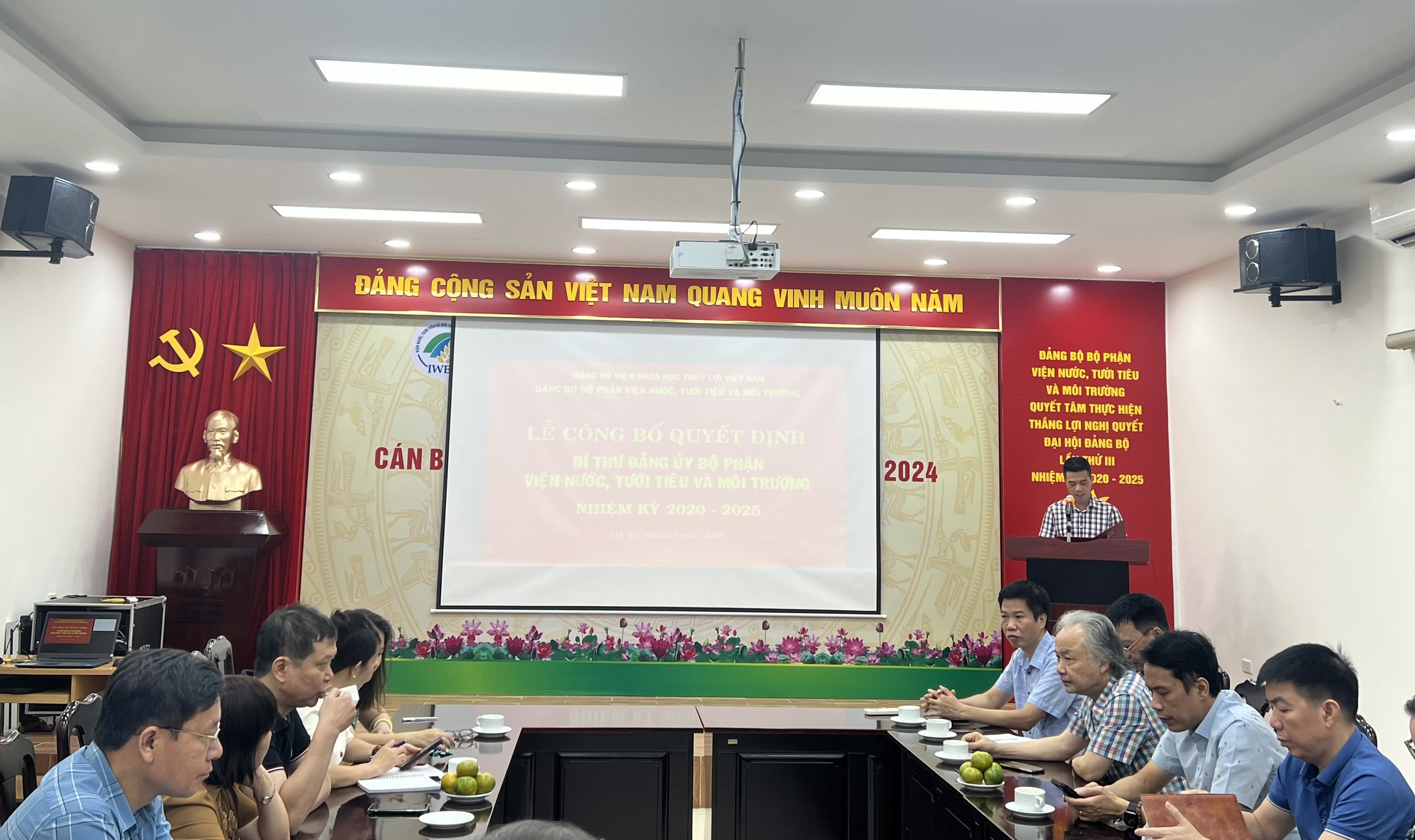 Lễ công bố Quyết định Bí thư Đảng ủy bộ phận Viện Nước, Tưới tiêu và Môi trường Lễ công bố Quyết định Bí thư Đảng ủy bộ phận Viện Nước, Tưới tiêu và Môi trường